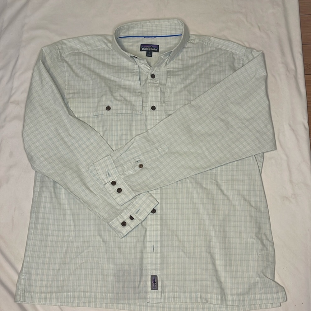 Mens Patagonia Island Hopper Button Down Shirt, XL, Pale Blue Plaid